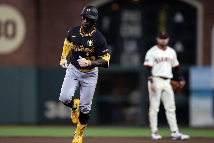 MLB: Pittsburgh Pirates at San Francisco Giants