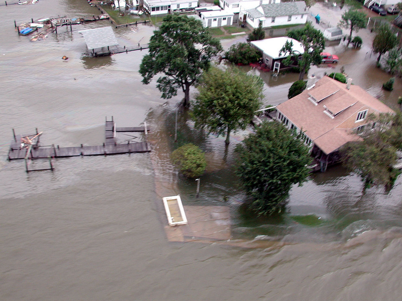 Image result for 2003 Hurricane Isabel damage extensive photos