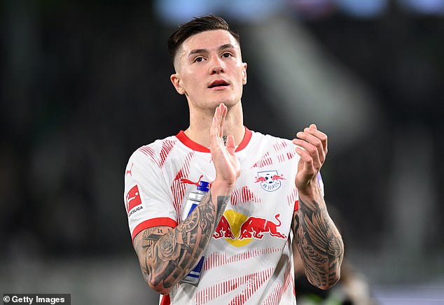 Manchester United are increasingly confident of beating Newcastle to the signing of RB Leipzig striker Benjamin Sesko
