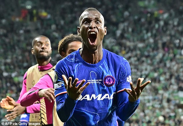 Nicolas Jackson could be a back-up option for Manchester United and Newcastle this summer