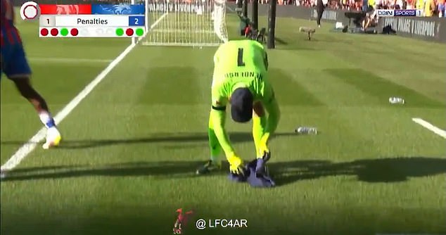 Dean Henderson was spotted reading notes on a water bottle during Sunday