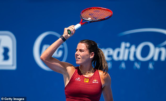 Emma Navarro suffered defeat in the second round of the Cincinnati Open on Sunday