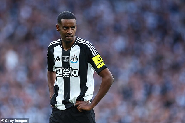 Wantaway Newcastle striker Alexander Isak has received the backing of the Sweden boss