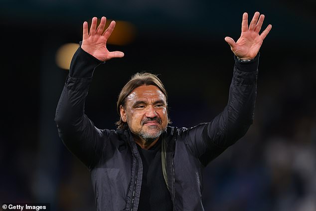 Daniel Farke called on the home faithful to make their famous old ground a fortress against Everton