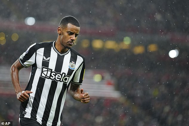 Alexander Isak appears to have hit out at Newcastle in a bombshell statement on social media