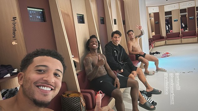 Jadon Sancho has posted the first picture from inside Manchester United