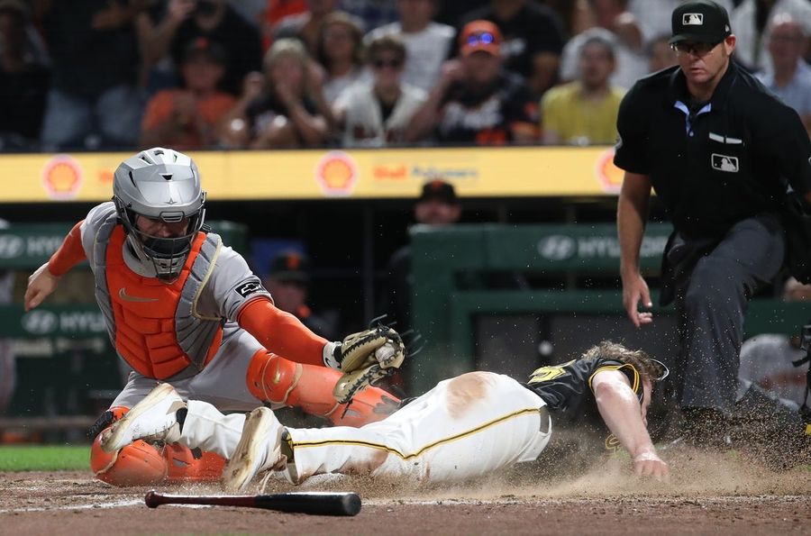 MLB: San Francisco Giants at Pittsburgh Pirates