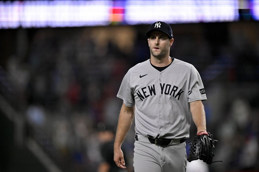 MLB: New York Yankees at Texas Rangers