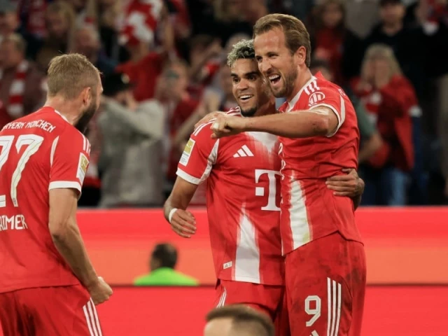 bayern munich s english forward 09 harry kane r celebrate with bayern munich s colombian forward 14 luis diaz 2r and bayern munich s austrian midfielder 27 konrad laimer after scoring his team s fourth goal as leipzig s hungarian goalkeeper 01 peter gulacsi front bottom looks on during the german first division bundesliga football match between fc bayern munich and rb leipzig in munich southern germany on august 22 2025