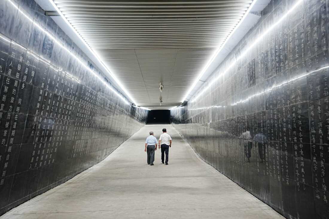 Hideo Shimizu L visits the Exhibition Hall of Evidences of Crime Committed by Unit 731 of the Japanese Imperial Army in Harbin, northeast China