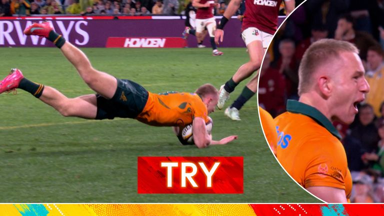 Max Jorgensen took advantage of Bundee Aki's knock-on to extend Australia's lead in the third Test