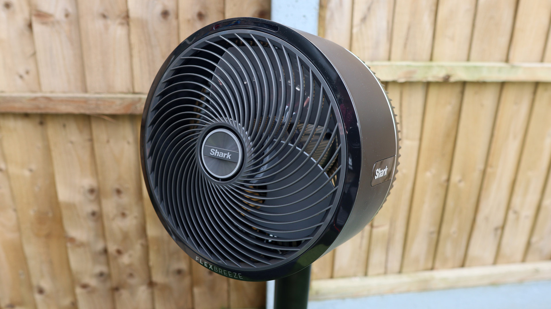 Close up of the Shark FlexBreeze Portable Fan