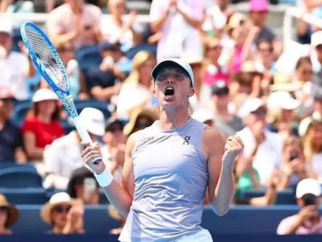 iga swiatek celebrates after reaching the final of the cincinnati open with a straight sets win over elena rybakina photo getty images