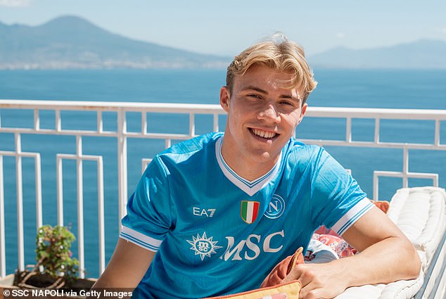 The decision to make Rasmus Hojlund join Napoli has left Man United