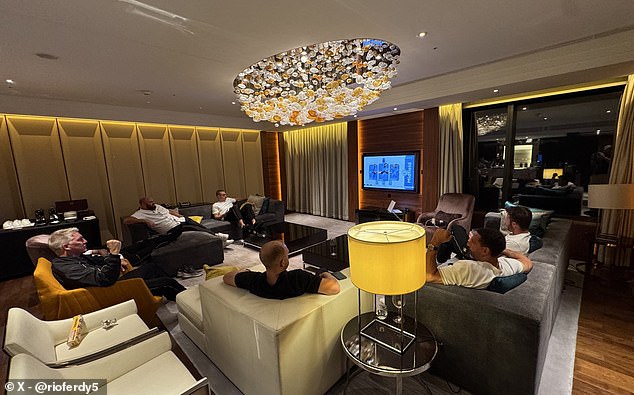 A group of Manchester United legends including Rio Ferdinand and Wayne Rooney got together to watch the Manchester derby