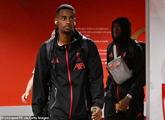 Arne Slot has explained why he opted not to play Alexander Isak from the off against Everton