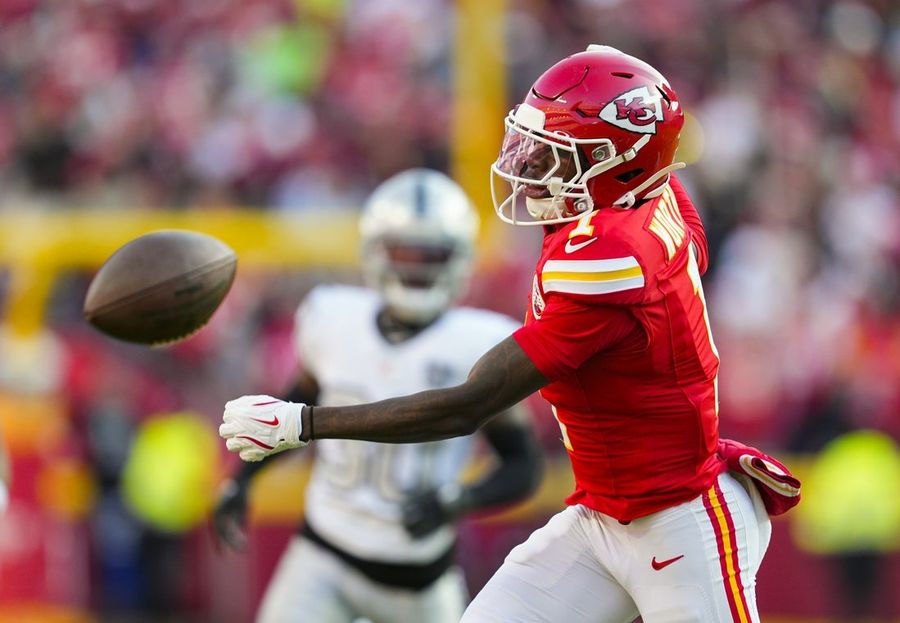 NFL: Las Vegas Raiders at Kansas City Chiefs