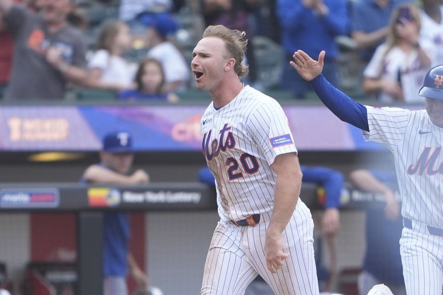MLB: Texas Rangers at New York Mets