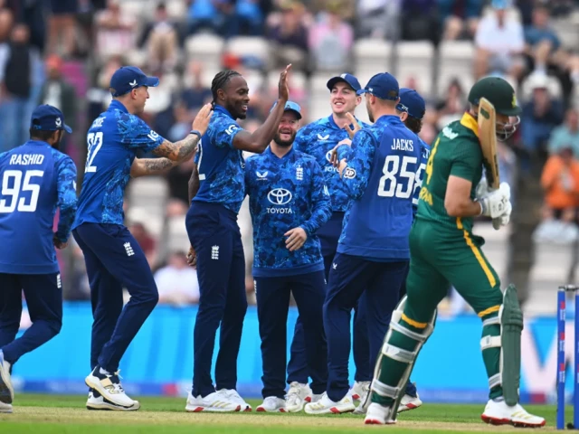 england s jofra archer celebrates after dismissing south africa s matthew breetzke during the third odi at southampton on sunday photo ecb