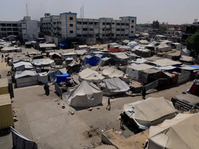 israeli military urges gaza city palestinians displaced by the israeli military offensive shelter in an unrwa school in khan younis in the southern gaza strip august 19 2025 photo reuters