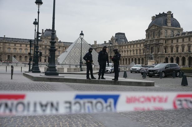 Time is running out for French police to track down the artefacts stolen from the Louvre, experts fear