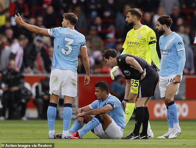 Rodri had to be subbed off early in the game and his team-mates looked concerned