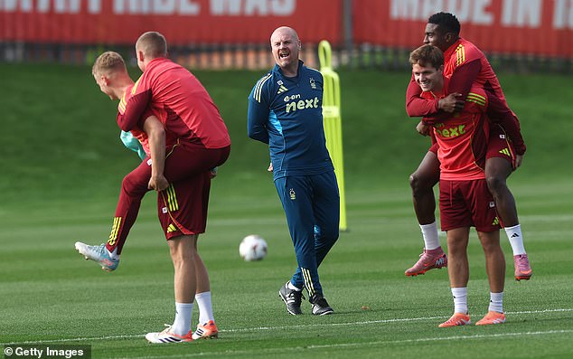 Sean Dyche (centre) has laid down some rules during Nottingham Forest training for his players