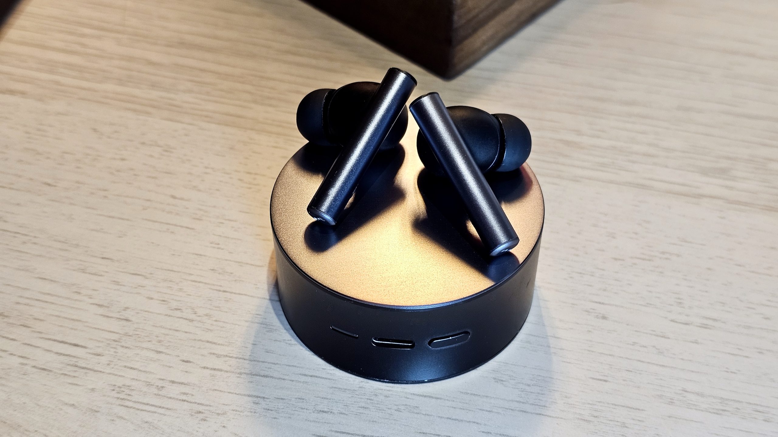 Oddict Twig Pro on a gray table