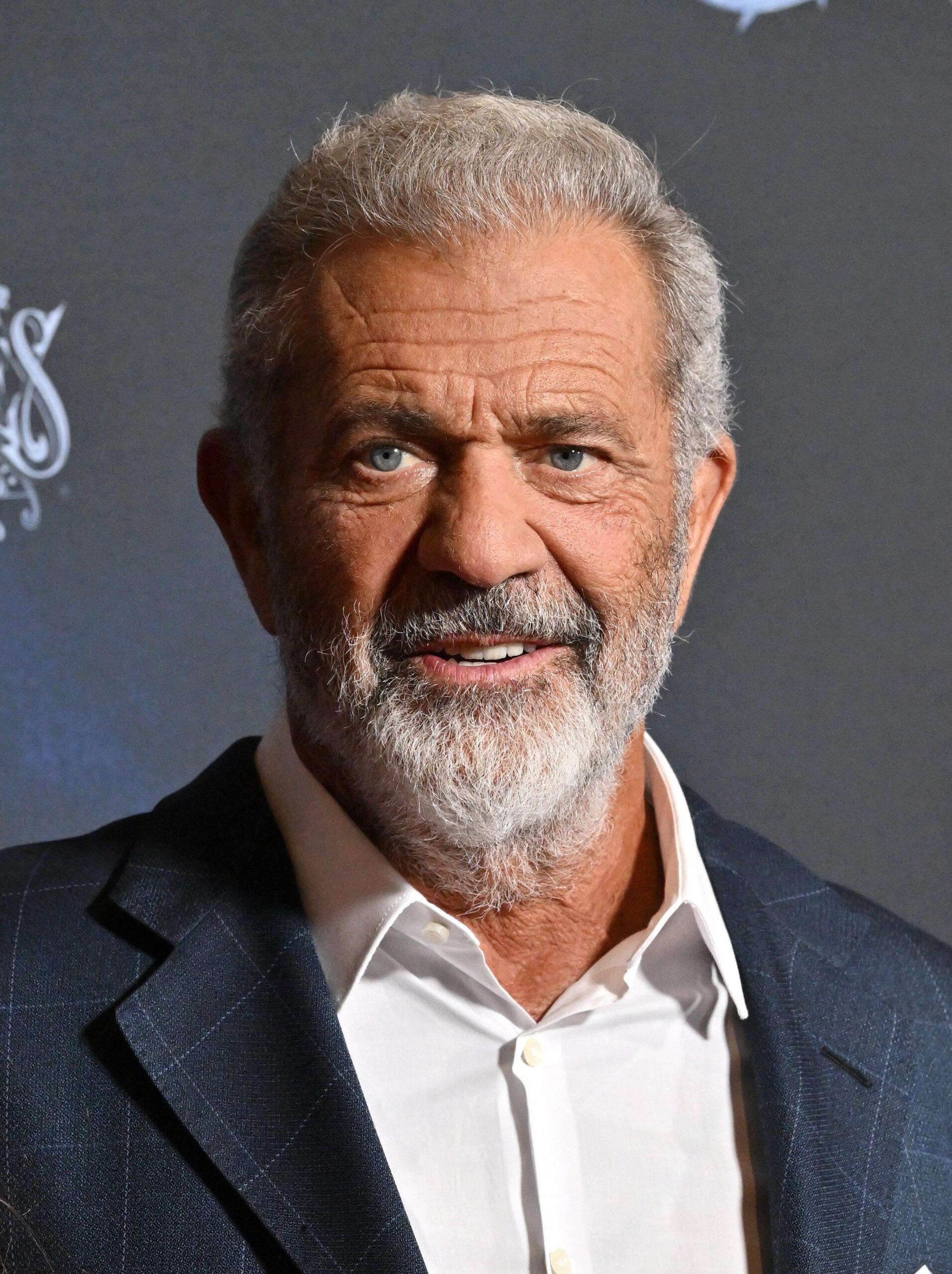 Mel Gibson arriving to the